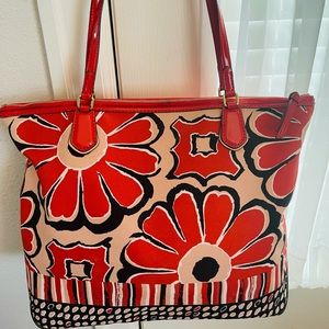 Coach flower shoulder bag with tag inside